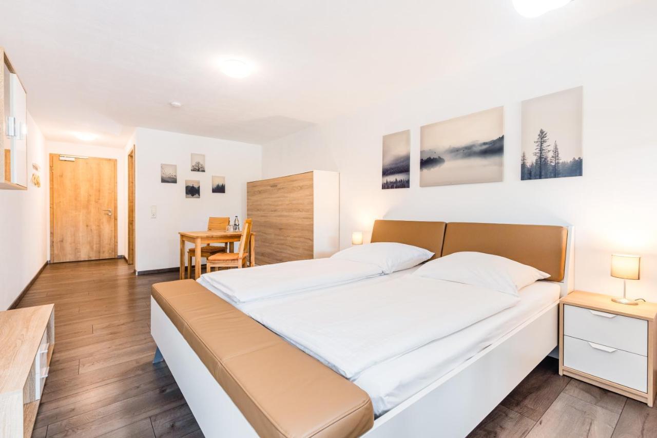 Der Bradler Bed & Breakfast Ebhausen ภายนอก รูปภาพ