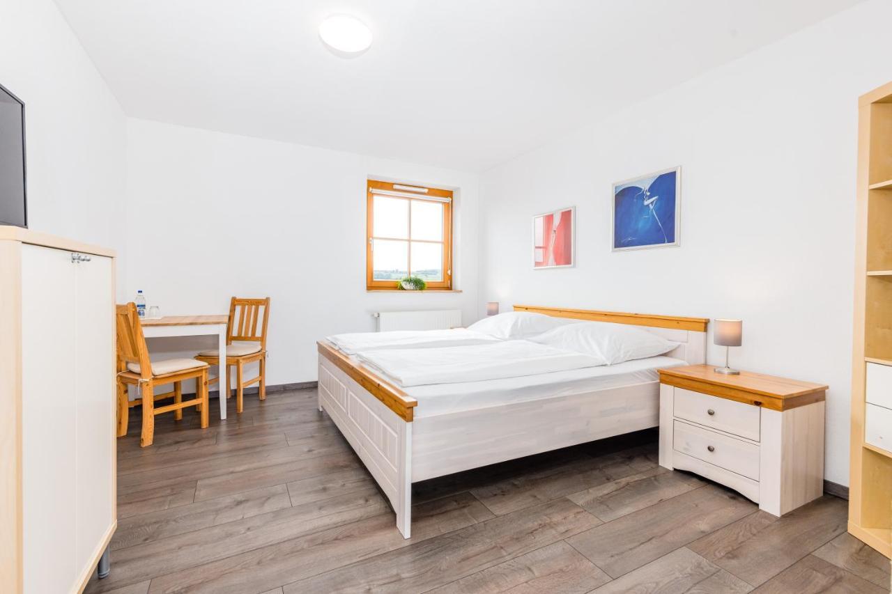 Der Bradler Bed & Breakfast Ebhausen ภายนอก รูปภาพ